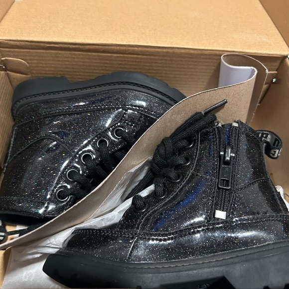 UGG Kids Glittery Black Boots - Picture 1 of 7
